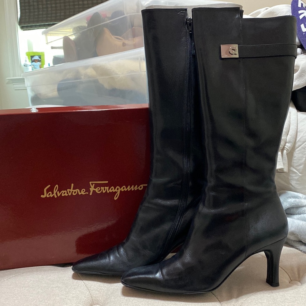 EUC Black Heeled Boots